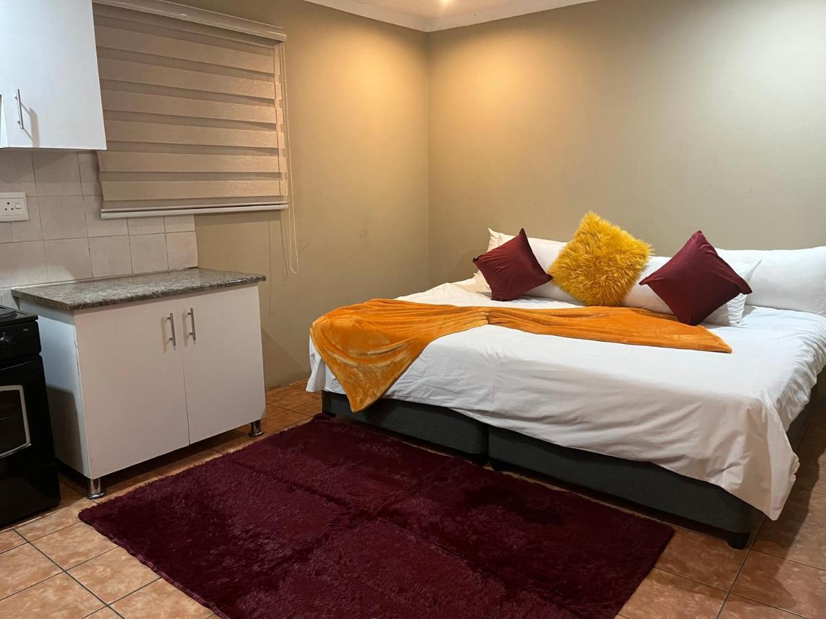 سويتو Mofolo Guest House المظهر الخارجي الصورة