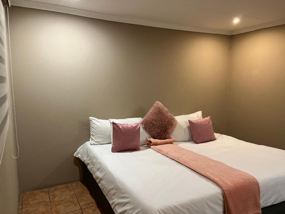 سويتو Mofolo Guest House المظهر الخارجي الصورة