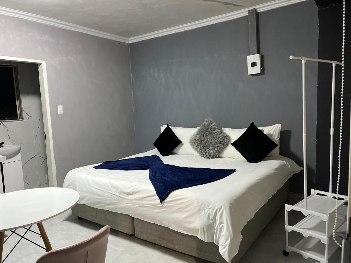 سويتو Mofolo Guest House المظهر الخارجي الصورة